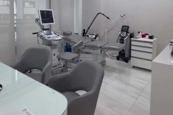 Sala de exames vasculares — Ecógrafo doppler, Consultório Dr. Carlos Gama, Vila Mariana